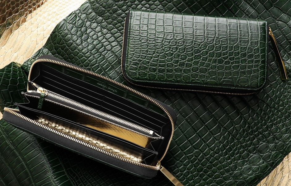 【池田工芸】《 80周年記念クロコ 》 強く美しい「王者の緑」。史上最強“ティラノ”クロコダイル財布